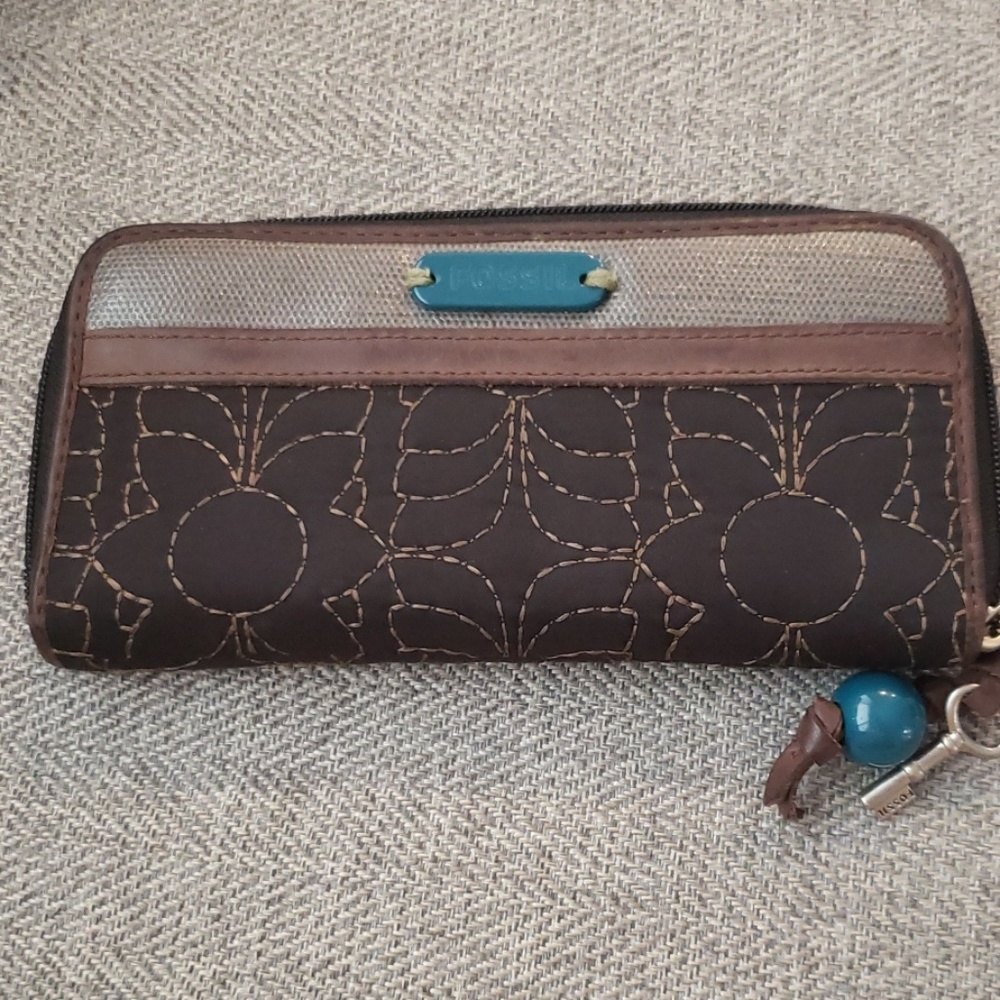 Fossil wallet